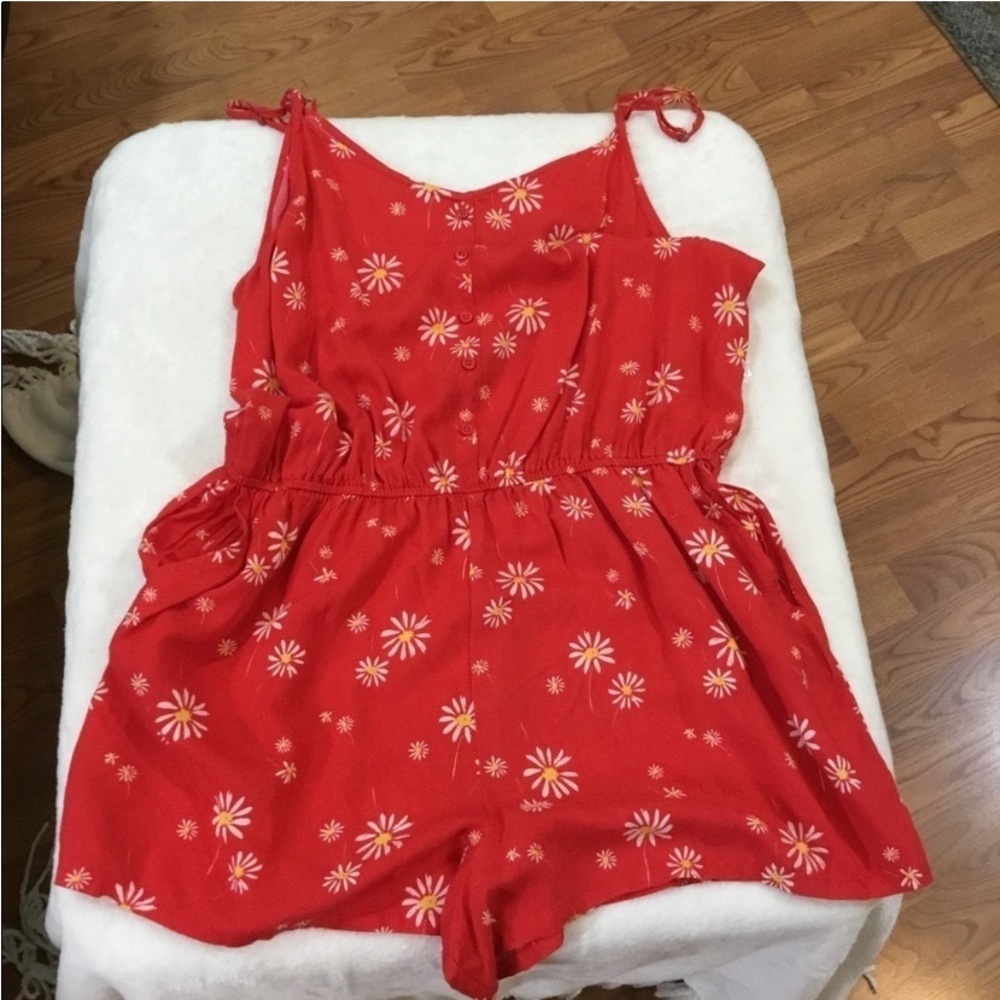 Juniors SO Red White Daisy Print Romper L - Picture 8 of 13